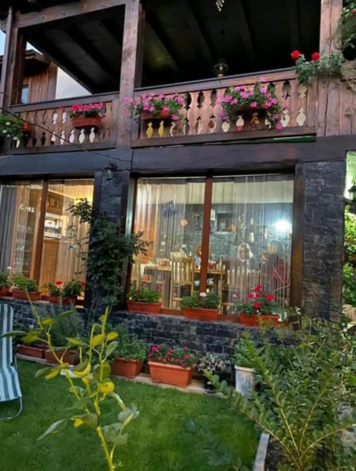 Oasis Guest House Dobrinischte Exterior foto